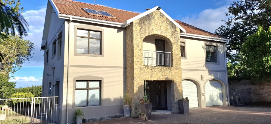 4 Bedroom Property for Sale in Beacon Bay Eastern Cape